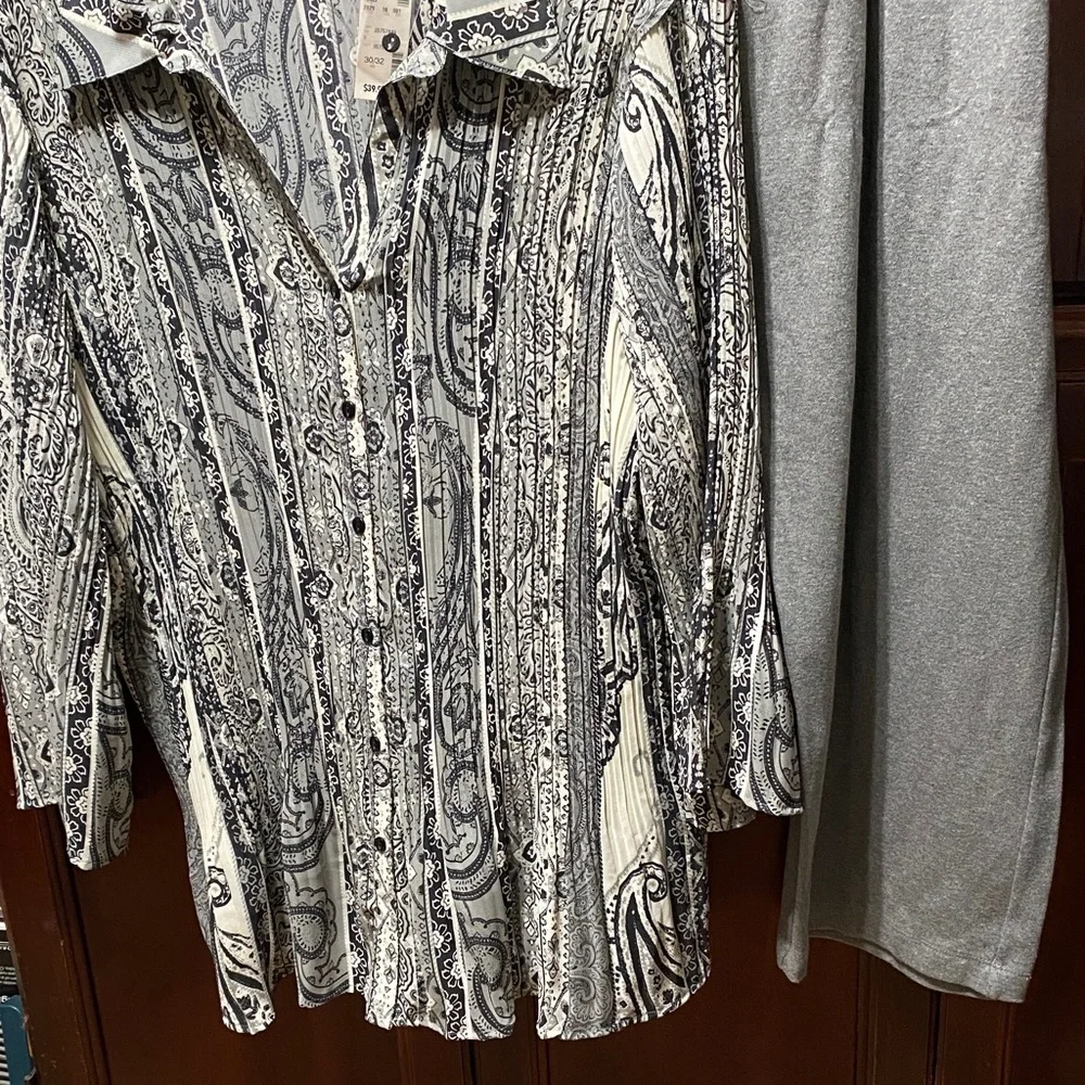 Avenue Black, grey and White button up top and gray pants set plus size 30/32